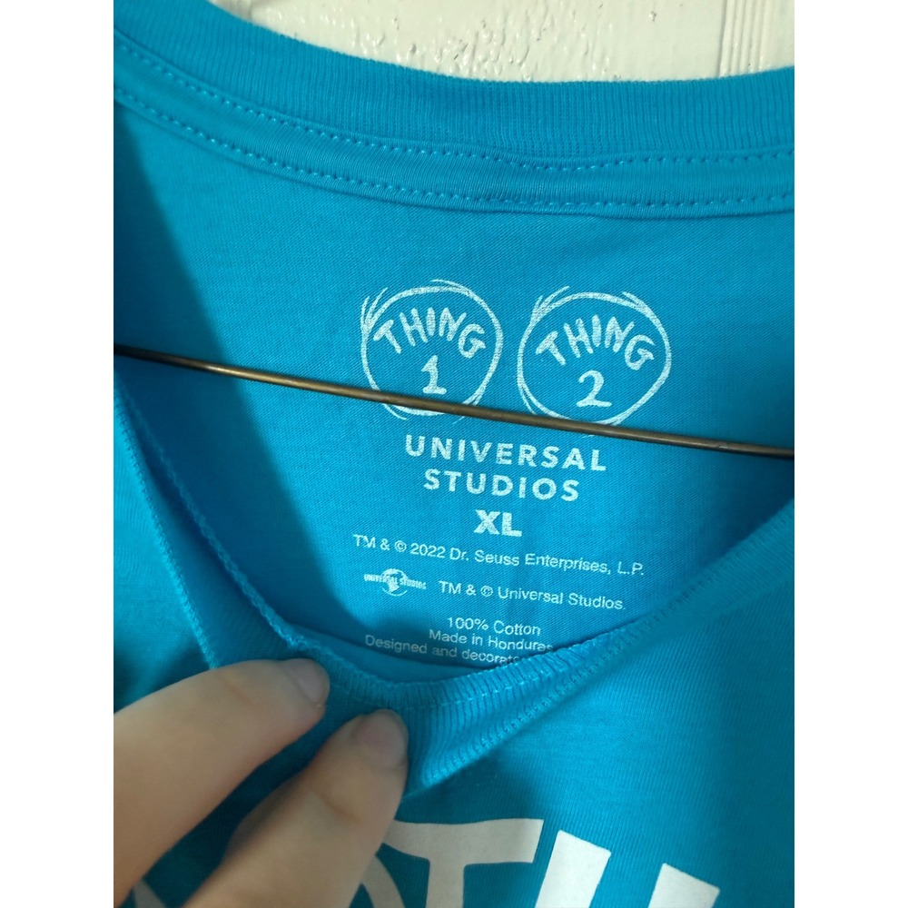 Universal Studios Dr Seuss Mother of All Things Turquoise Graphic Tee XL NEW - Picture 2 of 4